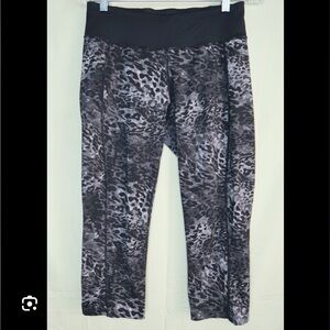 Betsey Johnson leopard print active leggings retro Y2K cheetah